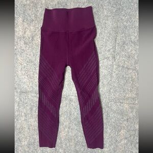 Sculptknit by Fabletics Woman‎ Size Small Sculpting athletic leggings purple